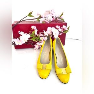 Salvatore Ferragamo  yellow vera  pumps